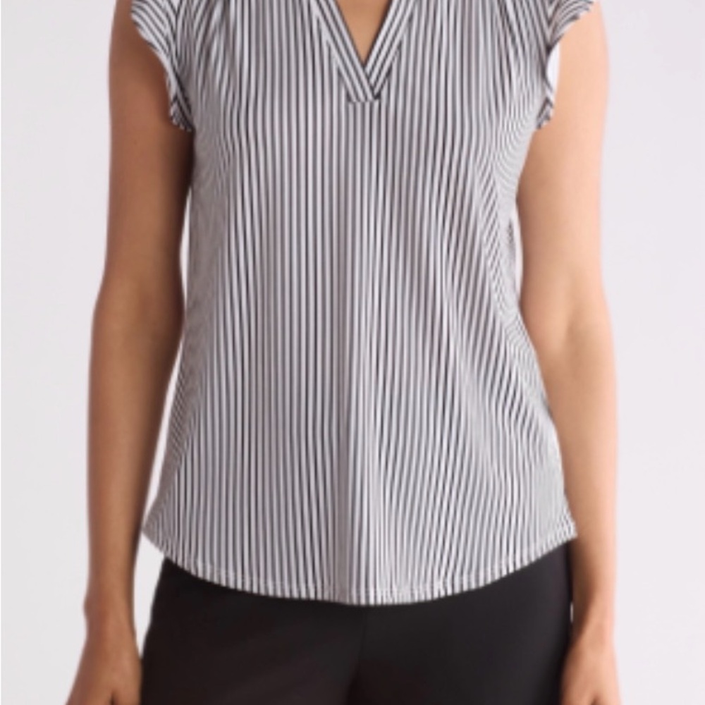 NWT Adrianna Papell Flutter Sleeve V-Neck Top